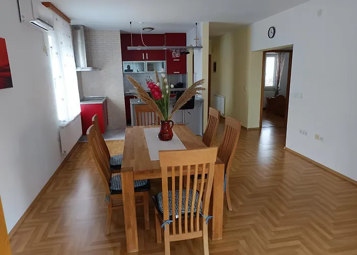 Ruza 아파트 반졸레